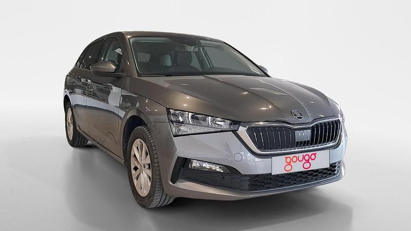 Usado Skoda Scala Ambition 95 CV (69 kW) 2024 Gris / plata Utilitario