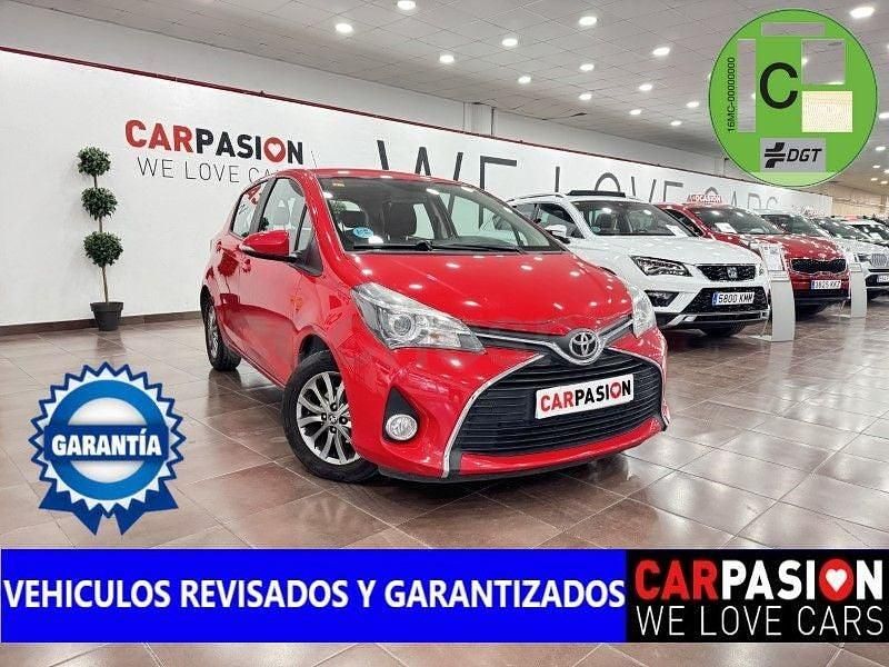 Usado Toyota Yaris Active 69 CV (50 kW) 2016 Rojo Berlina