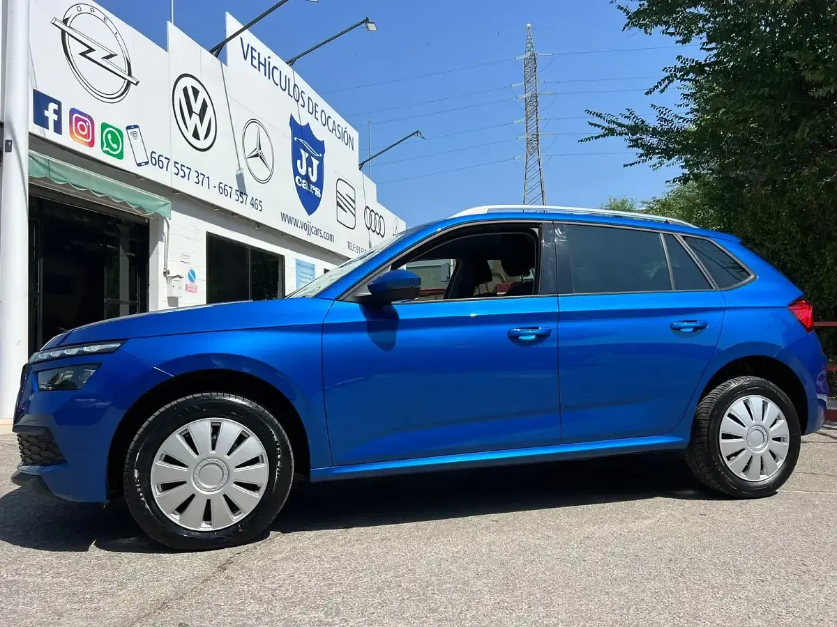 Usado Skoda Kamiq Style 115 CV (84 kW) 2020 Azul SUV