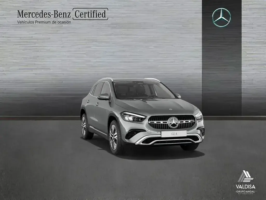 Usado Mercedes GLA200 163 CV (119 kW) 2024 Gris SUV