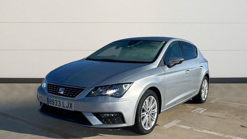 Usado Seat Leon XCELLENCE 130 CV (95 kW) 2020 Plata Utilitario