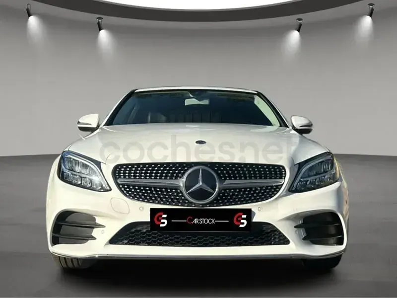 Używany Mercedes C200 160 KM (117 kW) 2019 Biały Sedan/Limuzyna