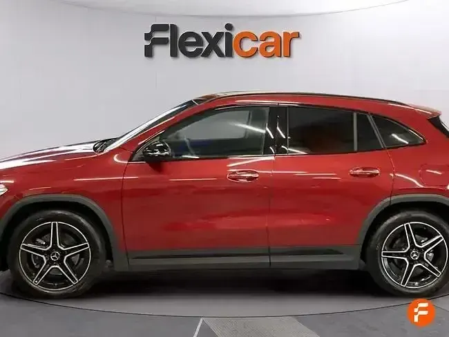 Usado Mercedes GLA200 150 CV (110 kW) 2023 Rojo SUV