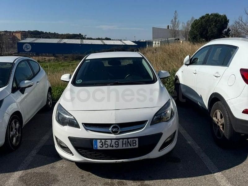 Usado Opel Astra Sportive 110 HP (80 kW) 2012 Branco Sedan