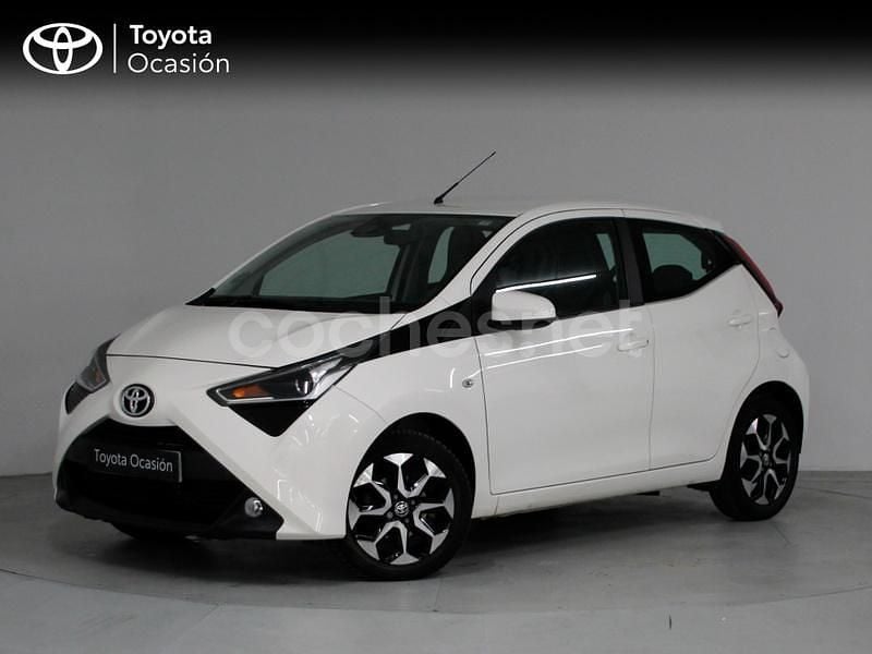 Blanco Usado 2021 Toyota Aygo X-play Utilitario | 13.690 € (Un poco caro) - Imagen 1/4