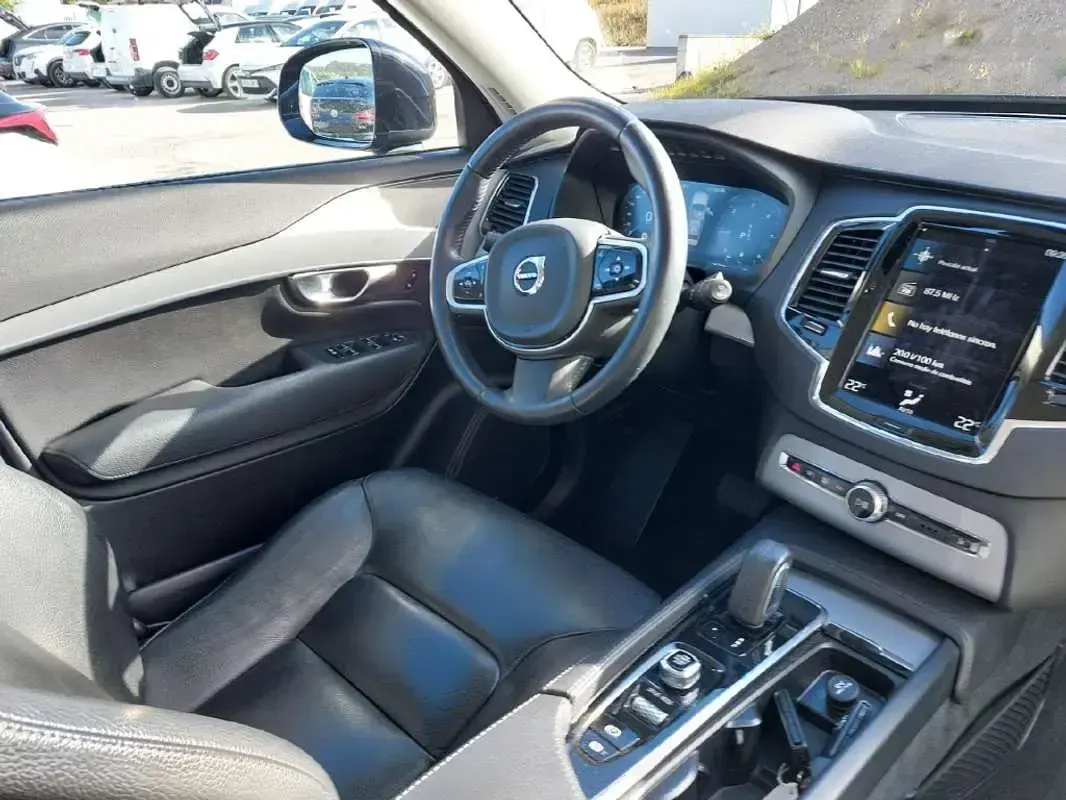 Usado Volvo XC90 Momentum 235 CV (172 kW) 2020 Negro SUV
