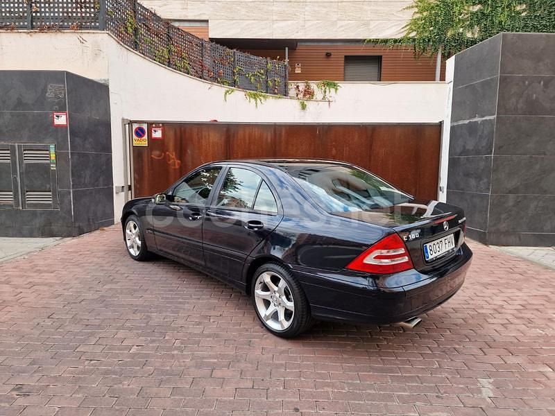 Usado Mercedes C180 Sport Edition 143 CV (105 kW) 2007 Azul Berlina