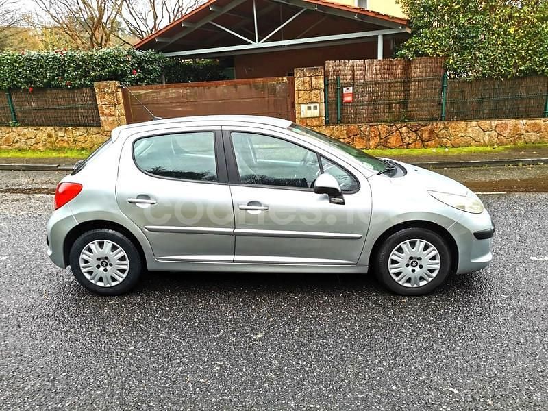 Usado Peugeot 207 90 CV (66 kW) 2007 Gris / plata Berlina