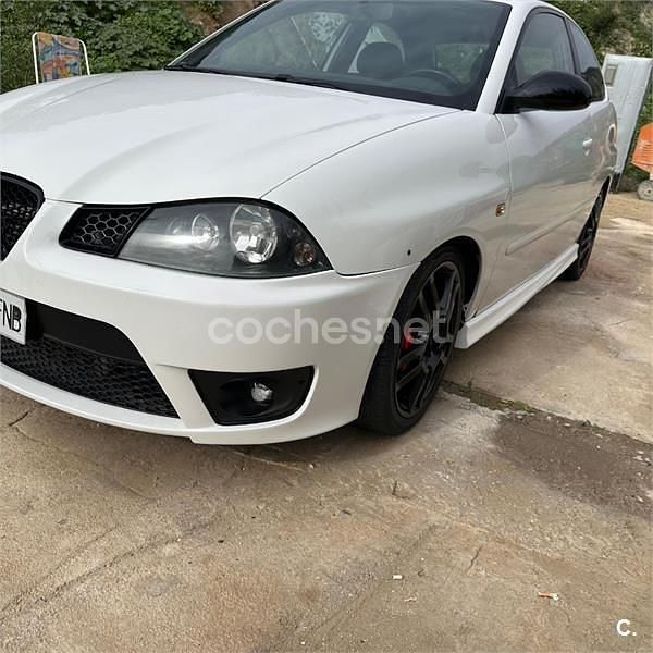 Usado Seat Ibiza CUPRA 180 CV (132 kW) 2007 Blanco Utilitario