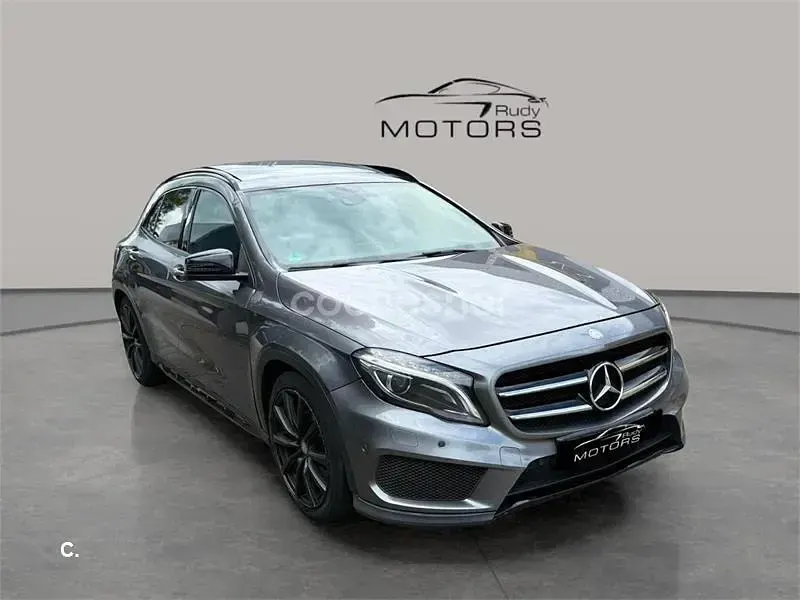 Usado Mercedes GLA220 AMG line 170 CV (125 kW) 2014 Gris / plata SUV
