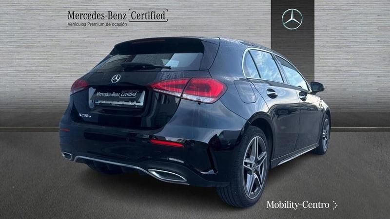Usado Mercedes A250 AMG line 160 CV (117 kW) 2021 Nachtschwarz  unilack