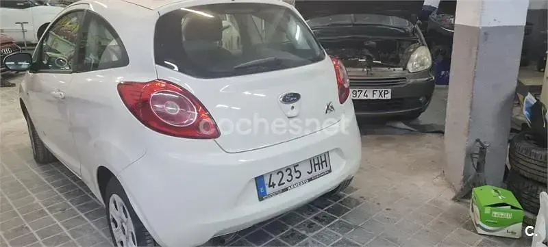 Usado Ford Ka Grand Prix III 69 CV (50 kW) 2015 Blanco Berlina