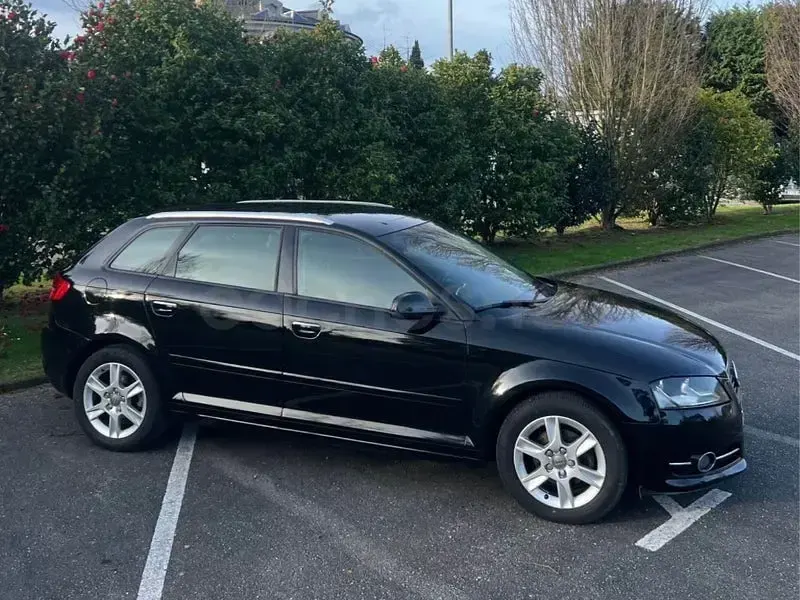 Usado Audi A3 Sportback Ambiente 105 CV (77 kW) 2012 Negro Utilitario