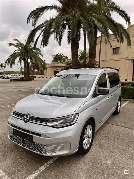 Usado VW Caddy Maxi Trendline 150 CV (110 kW) 2021 Gris / plata Monovolumen