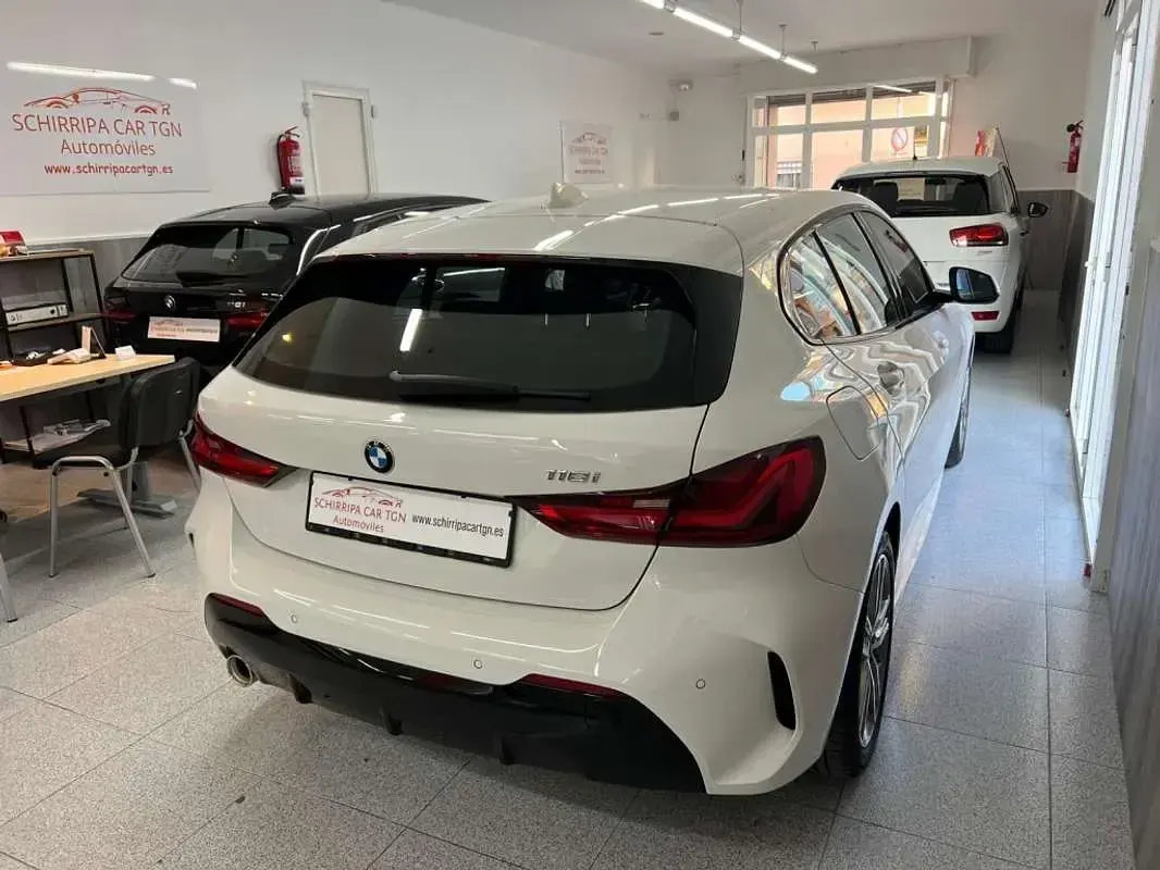 Usado BMW 118 M Sport 136 CV (100 kW) 2022 Blanco Utilitario