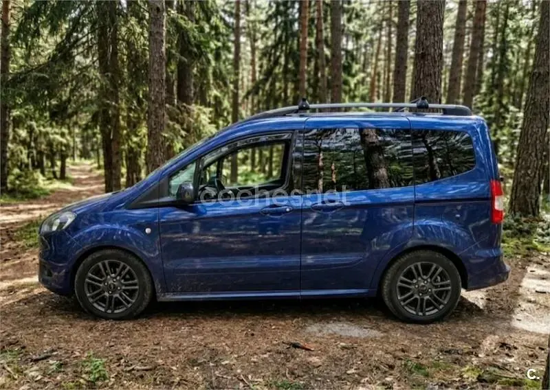 Usado Ford Tourneo Courier Sport 100 CV (73 kW) 2018 Azul Monovolumen