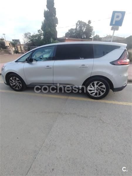 Usado Renault Espace Zen 130 CV (95 kW) 2015 Verde Monovolumen