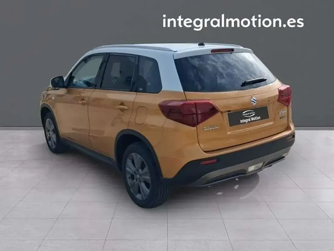 Usado Suzuki Vitara 116 CV (85 kW) 2022 Naranja SUV