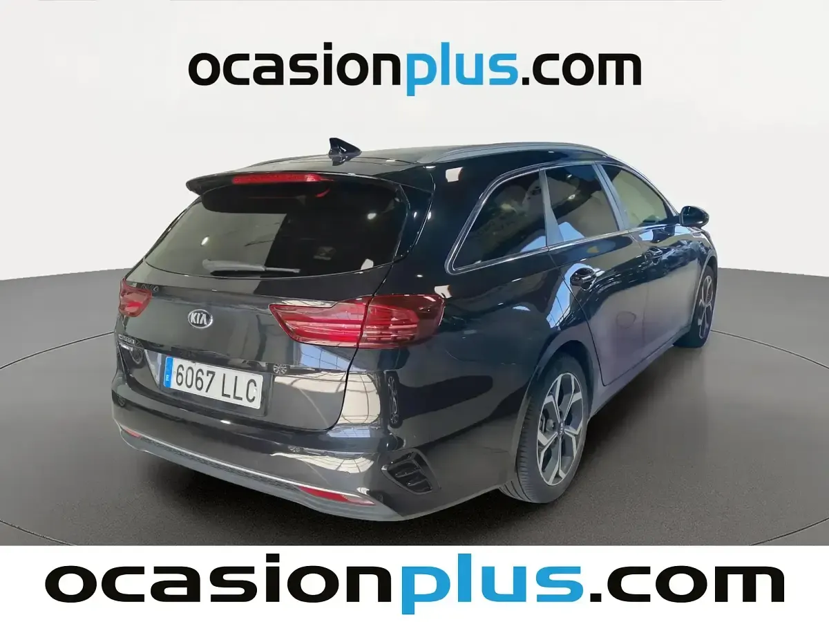 Usado Kia Ceed 120 CV (88 kW) 2020 Negro Utilitario