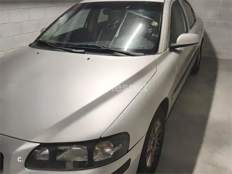Usado Volvo S60 170 CV (125 kW) 2004 Gris / plata Berlina