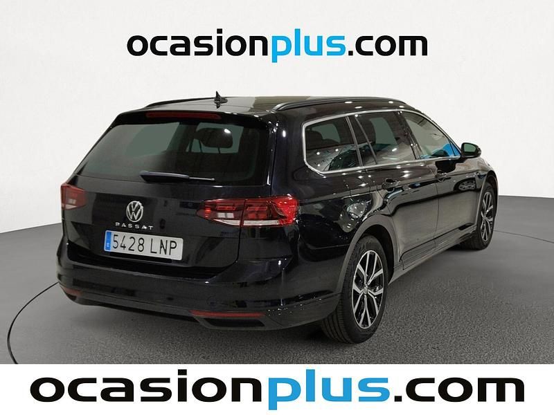 Usado VW Passat Executive 150 CV (110 kW) 2021 Negro Familiar