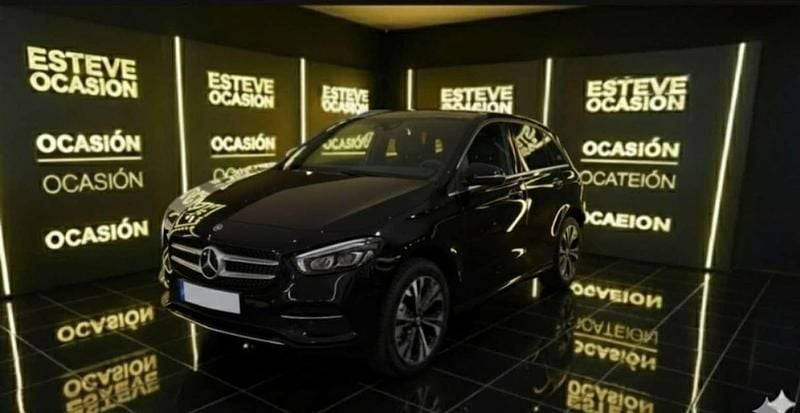 Usado Mercedes B180 116 CV (85 kW) 2021 Negro Monovolumen