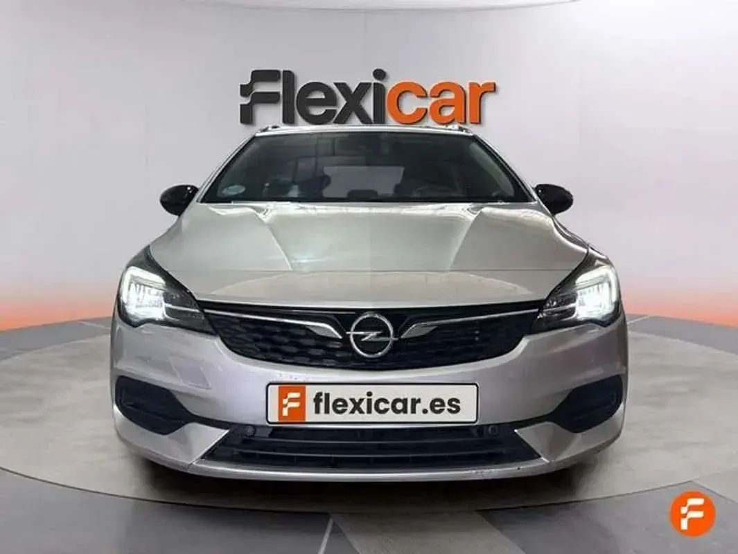 Usado Opel Astra Business Elegance 131 CV (96 kW) 2021 Gris Familiar