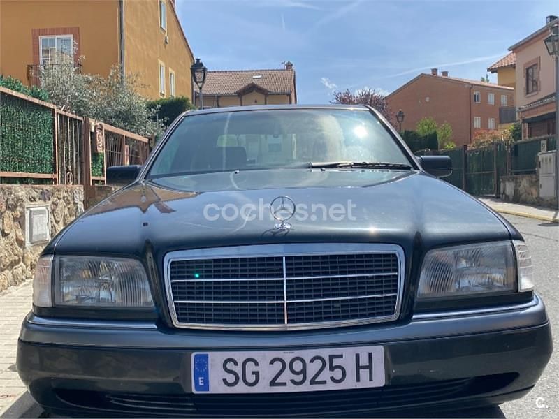 Usado Mercedes C220 Elegance 95 CV (69 kW) 1995 Negro Berlina