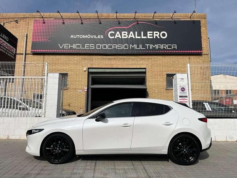 Usado Mazda 3 Homura-Line 122 CV (89 kW) 2023 Blanco Utilitario