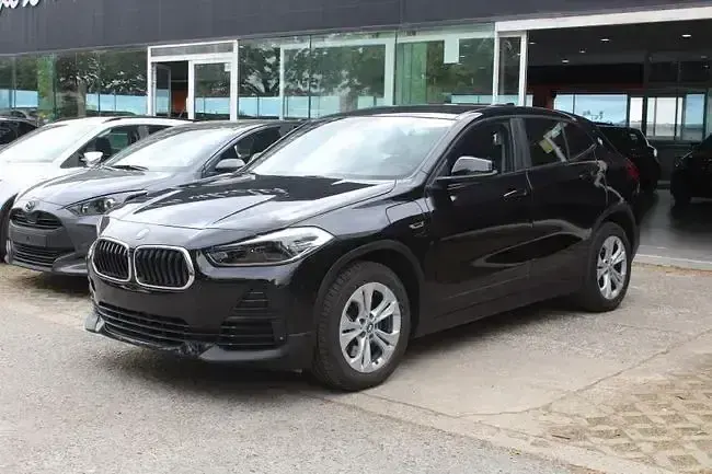 Käytetty BMW X2 Advantage 223 HP (164 kW) 2022 Musta Katumaasturi