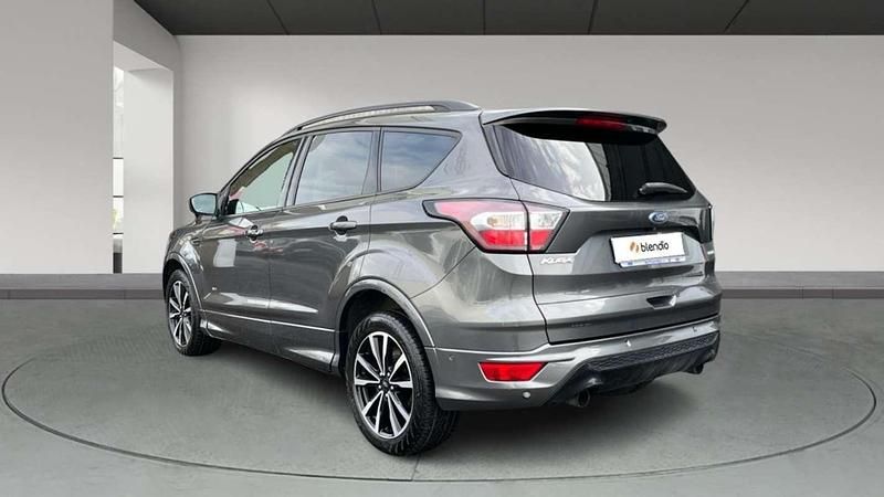Usado Ford Kuga Titanium 182 CV (133 kW) 2016 Gris SUV