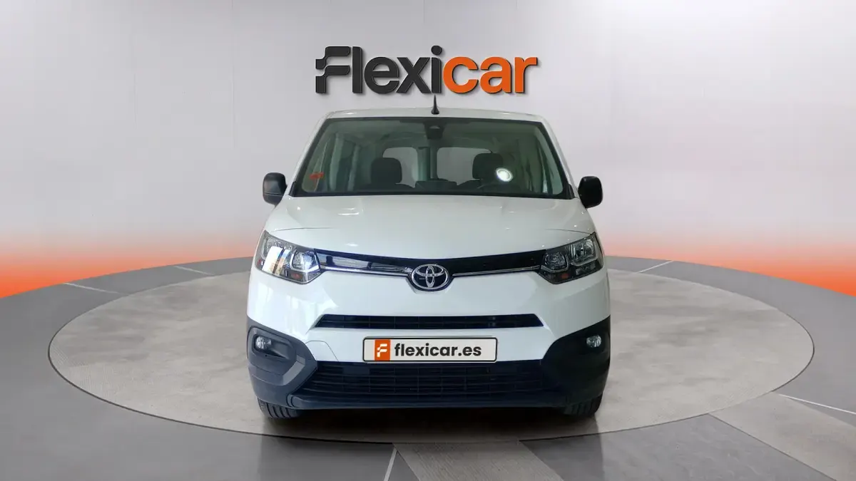 Usado Toyota Proace Verso Active 102 CV (75 kW) 2022 Blanco Familiar