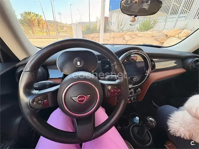 Usado Mini ONE 102 CV (75 kW) 2021 Verde Utilitario