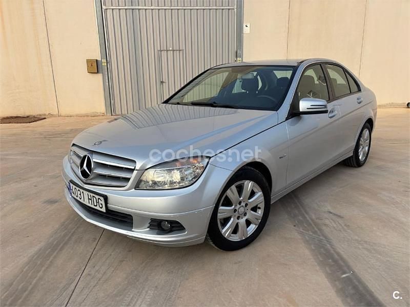 Usado Mercedes C200 136 CV (100 kW) 2011 Gris / plata Berlina