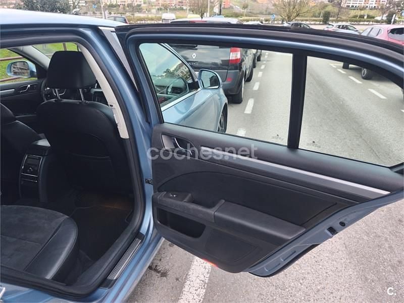Usado Skoda Superb Elegance 140 CV (102 kW) 2009 Azul Berlina