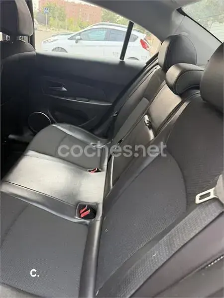Usado Chevrolet Cruze LTZ 163 CV (119 kW) 2013 Gris / plata Berlina