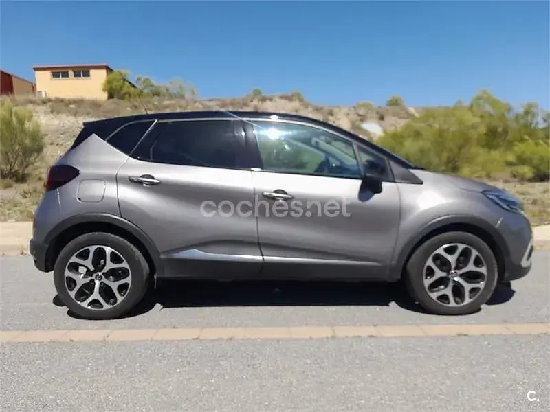 Usado Renault Captur XMOD 120 CV (88 kW) 2018 Gris / plata SUV