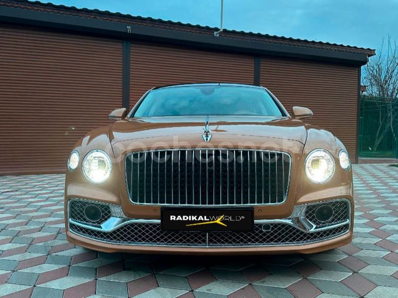 Marrón Usado 2022 Bentley Flying Spur Berlina | 249.900 € - Imagen 1/4