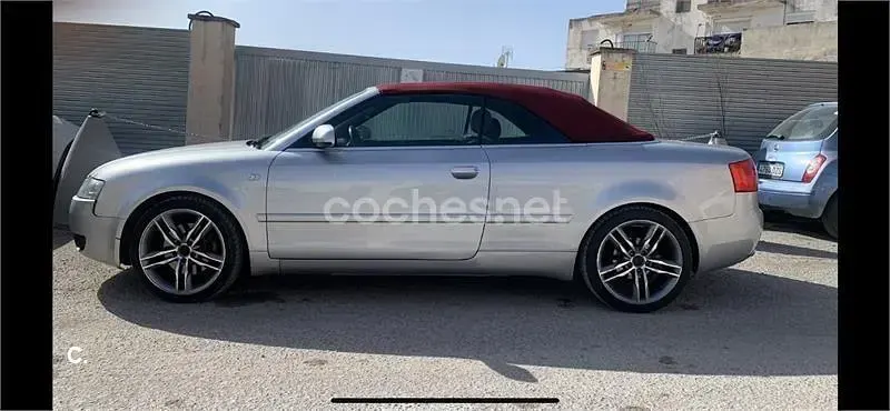 Usado Audi A4 Cabriolet 163 CV (119 kW) 2003 Gris / plata Descapotable