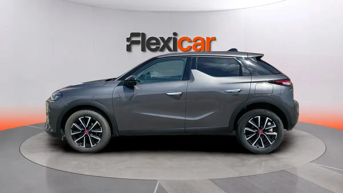 Usado DS Automobiles DS3 Crossback Performance 131 CV (96 kW) 2023 Gris SUV
