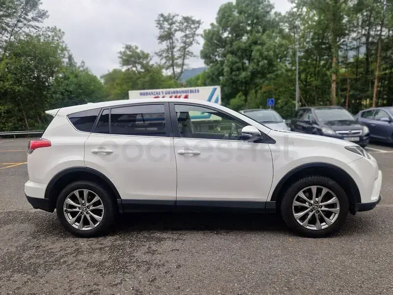 Usado Toyota RAV4 Advance 143 CV (105 kW) 2016 Blanco SUV