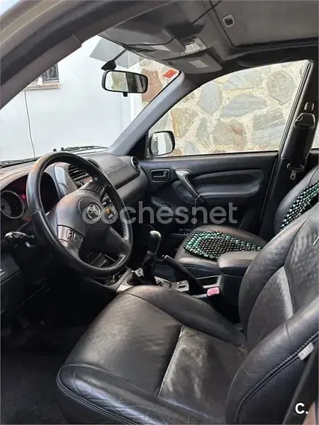 Usado Toyota RAV4 Executive 116 CV (85 kW) 2005 Gris / plata SUV