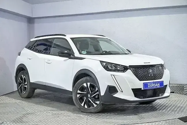 Usado Peugeot 2008 Allure 110 CV (80 kW) 2022 Blanco SUV
