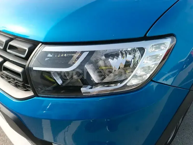 Usado Dacia Sandero 90 CV (66 kW) 2019 Azul Berlina