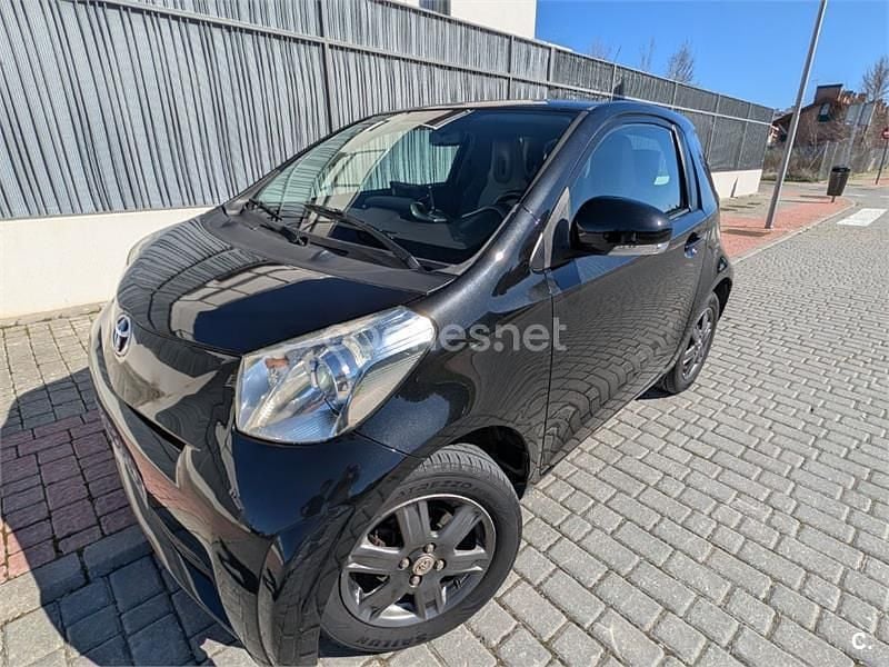 Usado Toyota iQ 68 CV (50 kW) 2009 Negro Utilitario