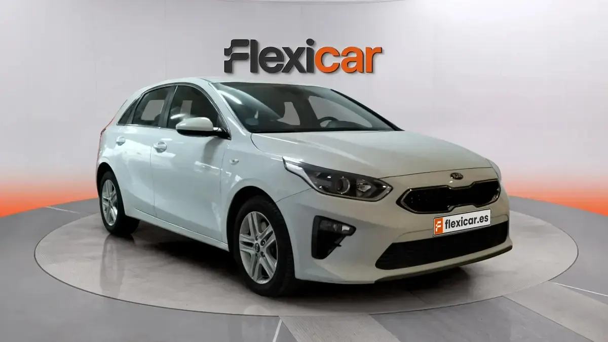 Begagnad Kia Ceed 136 HK (100 kW) 2021 Halvkombi