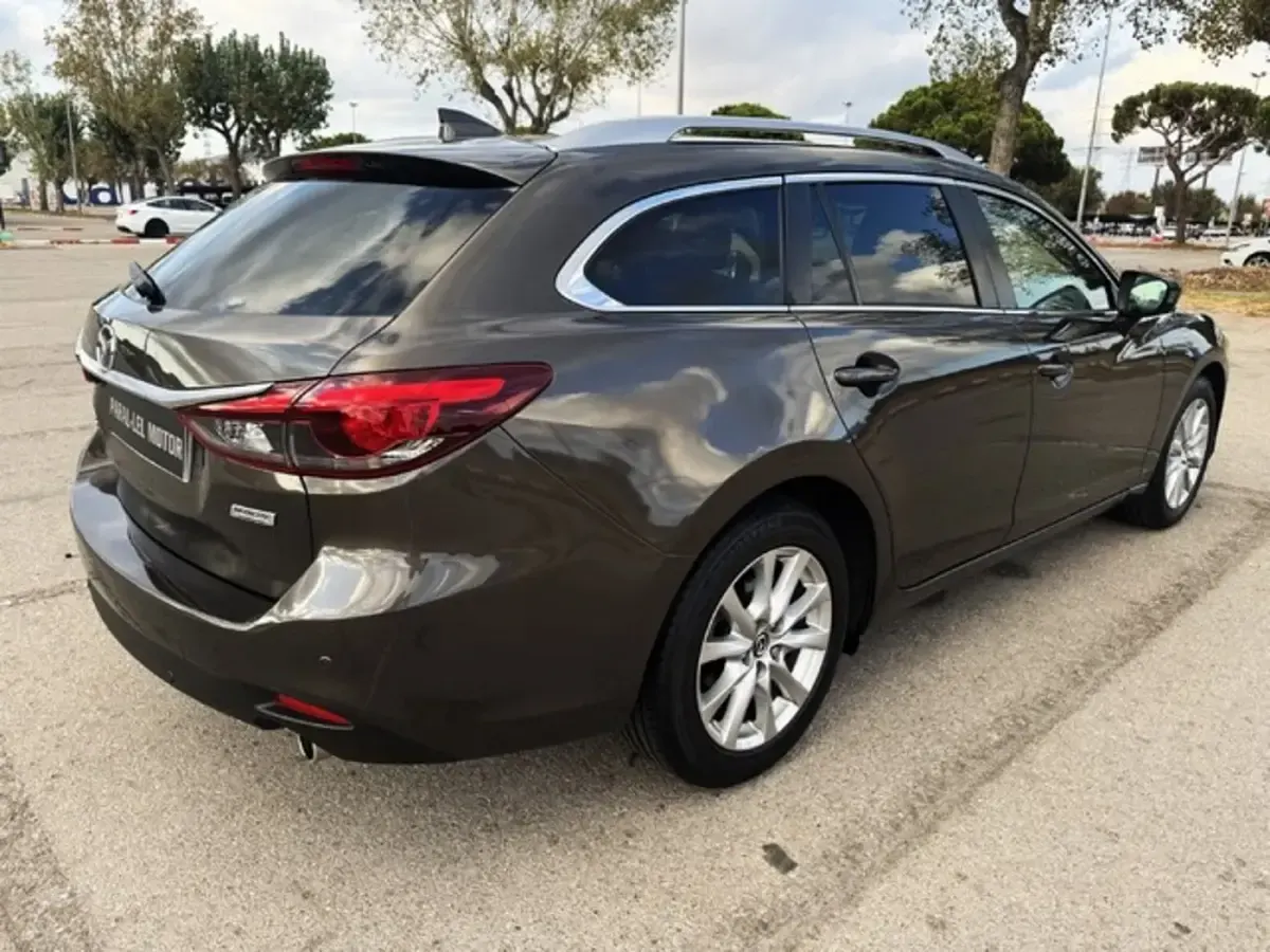 Usado Mazda 6 Style 150 CV (110 kW) 2016 Gris Familiar