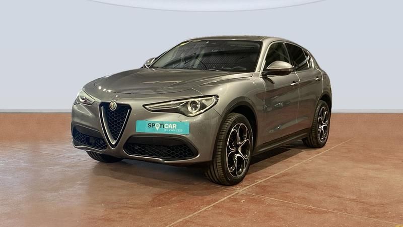 Usado Alfa Romeo Stelvio Executive 280 CV (205 kW) 2019 Gris SUV