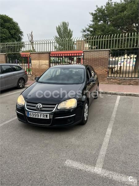 Negro Usado 2007 VW Jetta Trendline Berlina | 4700 € (Precio justo) - Imagen 1/4