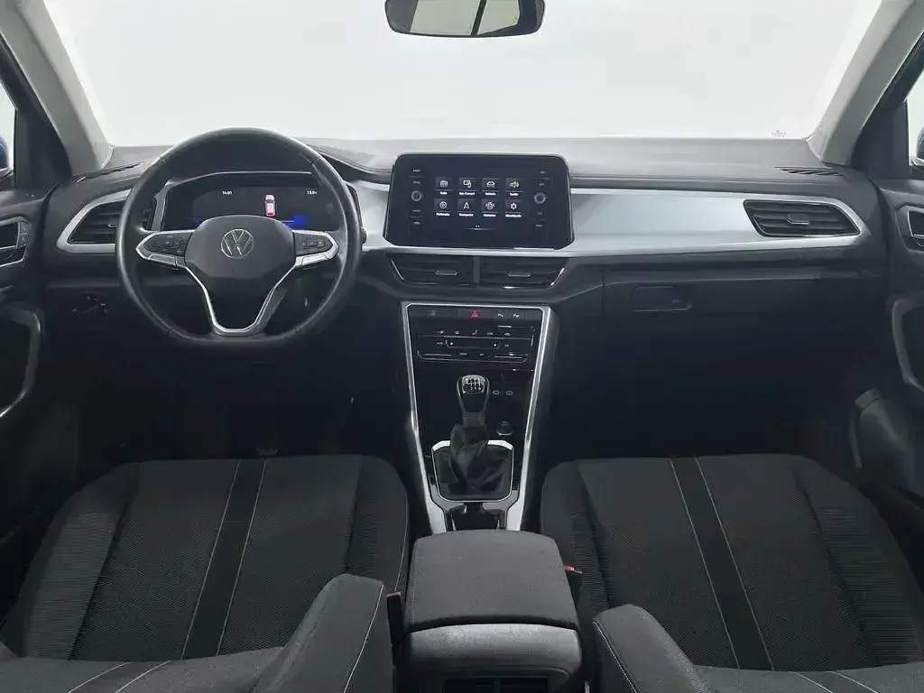 Begagnad VW T-Roc Life 110 HK (80 kW) 2024 Blå SUV